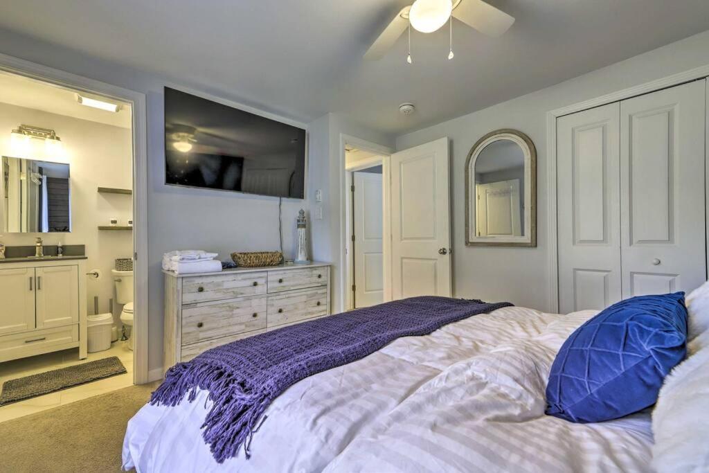 New! Updated Mystic Home W/ Sauna, Hot Tub & Deck Exteriör bild